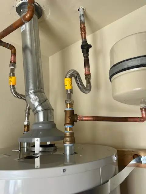 Water heater installation and plumbing repair in Clarenceville